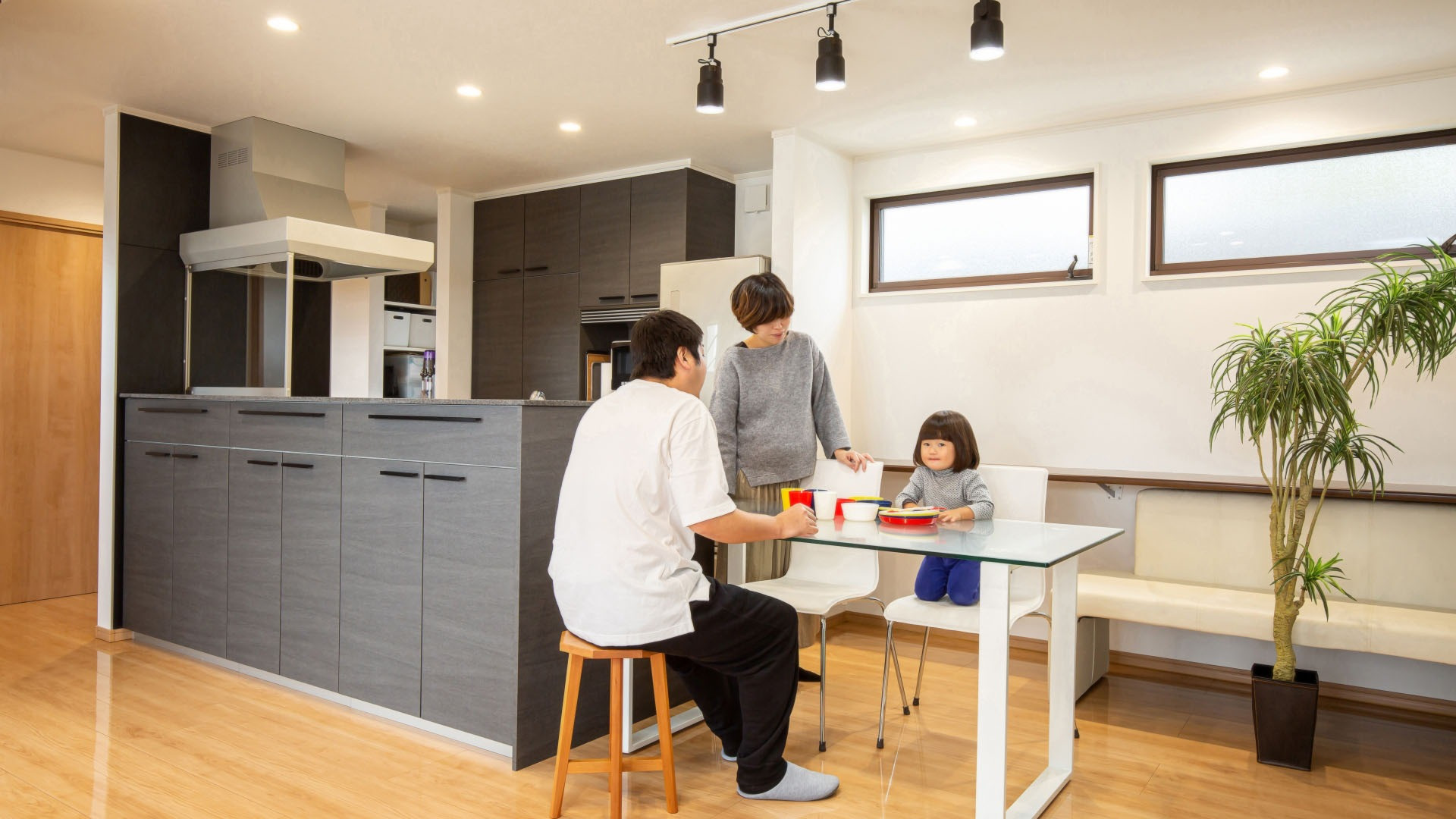 三須磨建装